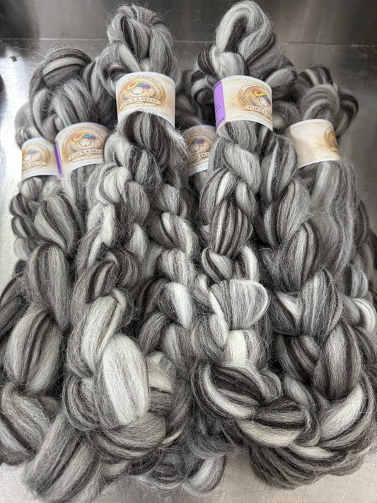 Miss Molly - Jacob’s Wool Combed Top 100g Braid