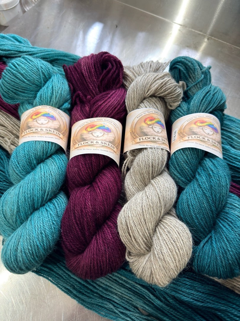 ‘Aubergine Dream’ - ‘Teal Deal’ - ‘Turquoise Delight’ Blue face blend - DK